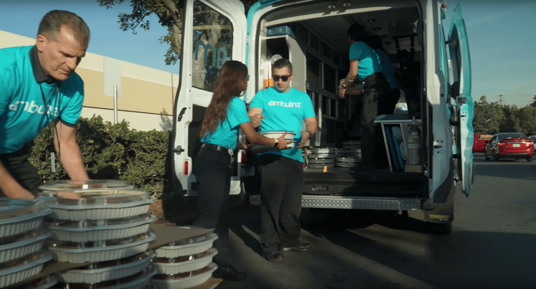 Ambulnz Delivers Thanksgiving Meals